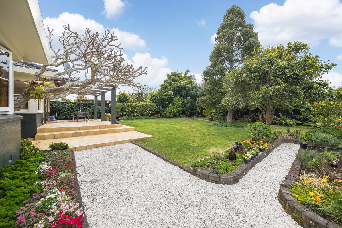76 Whitehaven Road, Glendowie, Auckland - Carousel 2