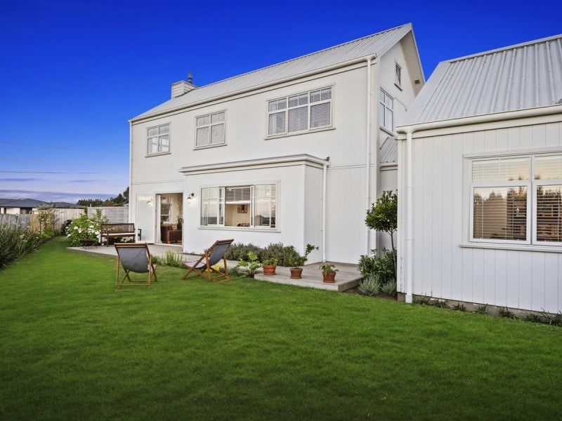55 Fernbrook Drive, Hurworth, New Plymouth - Carousel 1