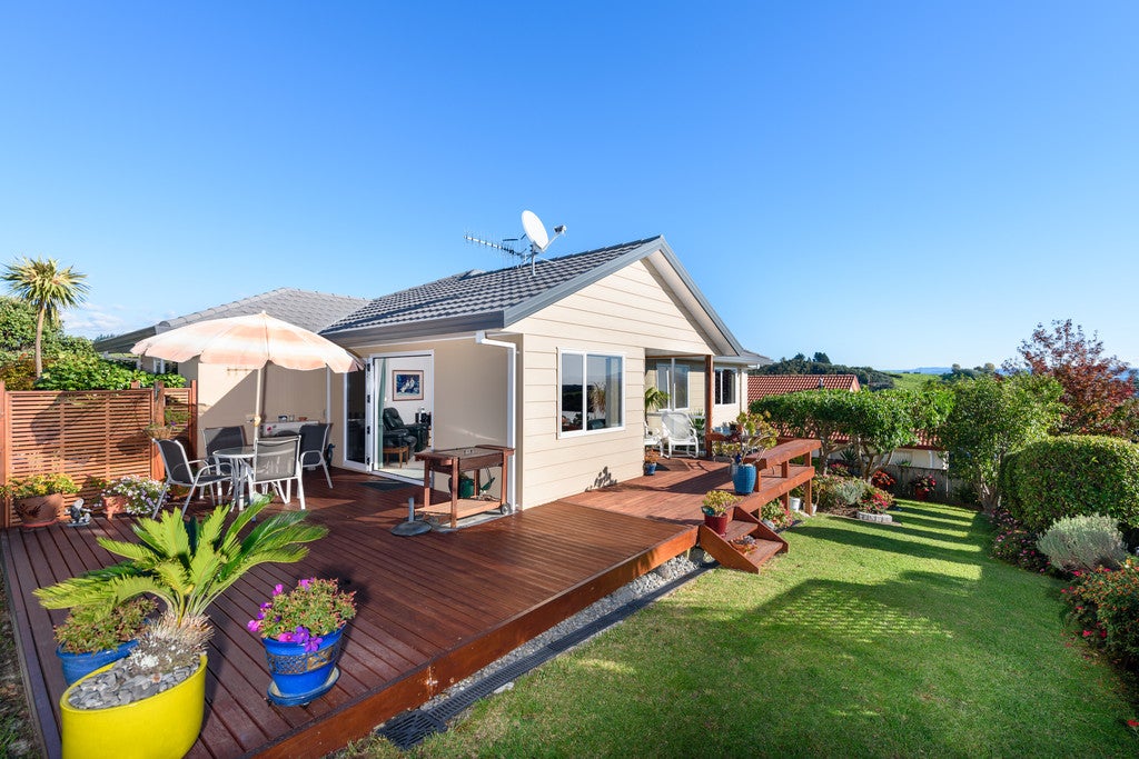 4 Solander Drive, Welcome Bay, Tauranga - Carousel 1