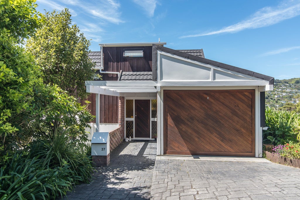 37 Winston Street, Crofton Downs, Wellington - Carousel 1