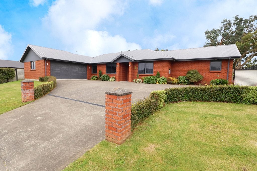 54 Hoffman Court, Waikiwi, Invercargill - Carousel 2