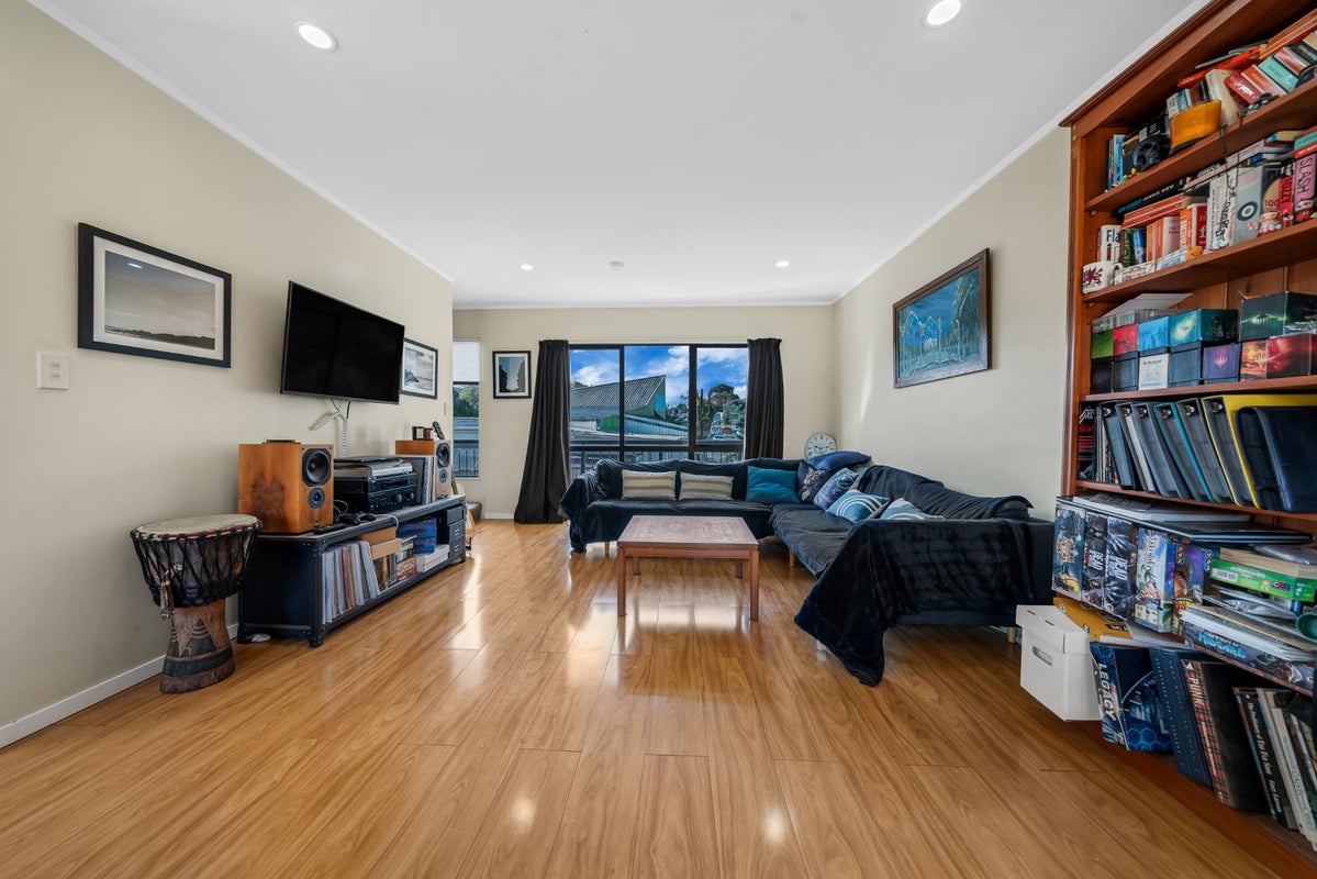 3/8 Margan Avenue, New Lynn, Auckland - Carousel 1