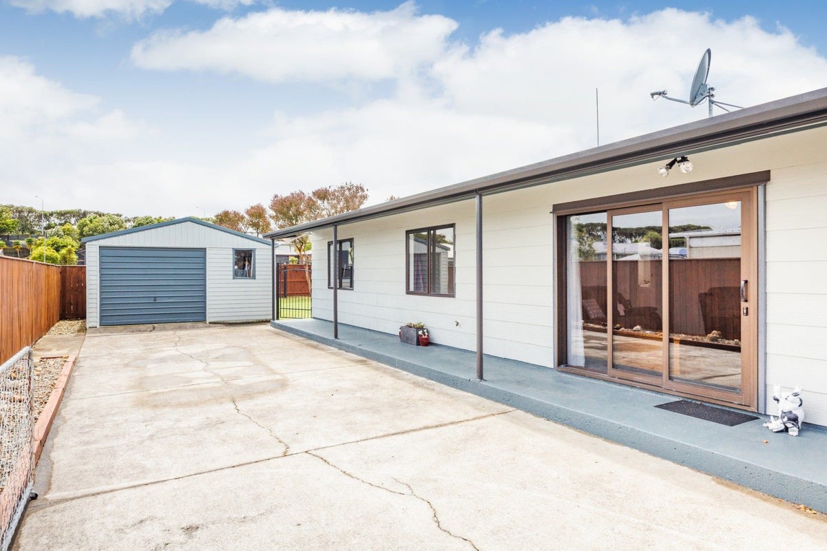 25 McLeavey Drive, Kelvin Grove, Palmerston North - Carousel 28