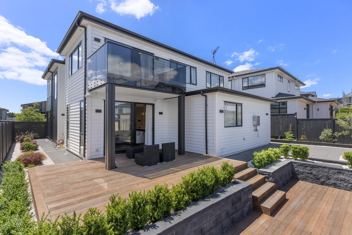 345 Flat Bush School Road, Flat Bush, Auckland - Carousel 2