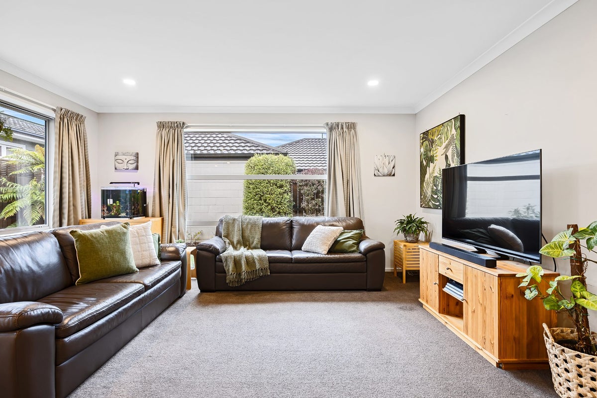 33B Wilsons Road South, Saint Martins, Christchurch - Carousel 2