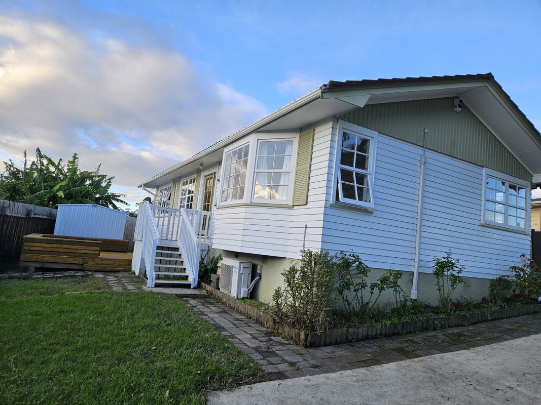 57 Bayview Road, Bayview, Auckland - Carousel 1