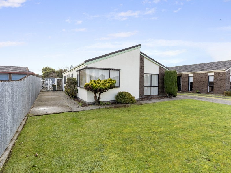 24 Exeter Crescent, Springvale, Whanganui - Carousel 1