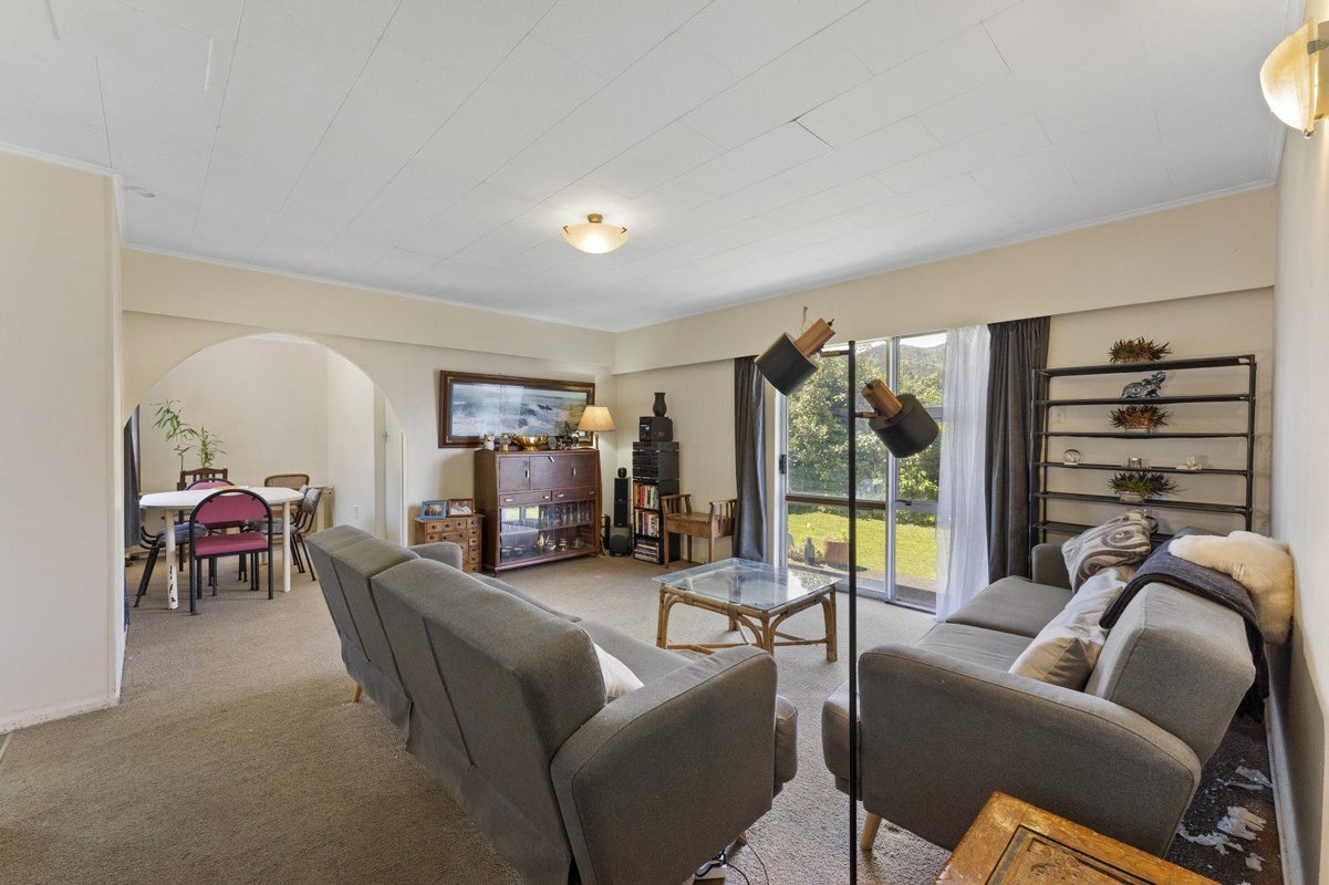 2/21 Bexley Grove, Wainuiomata, Lower Hutt - Carousel 2