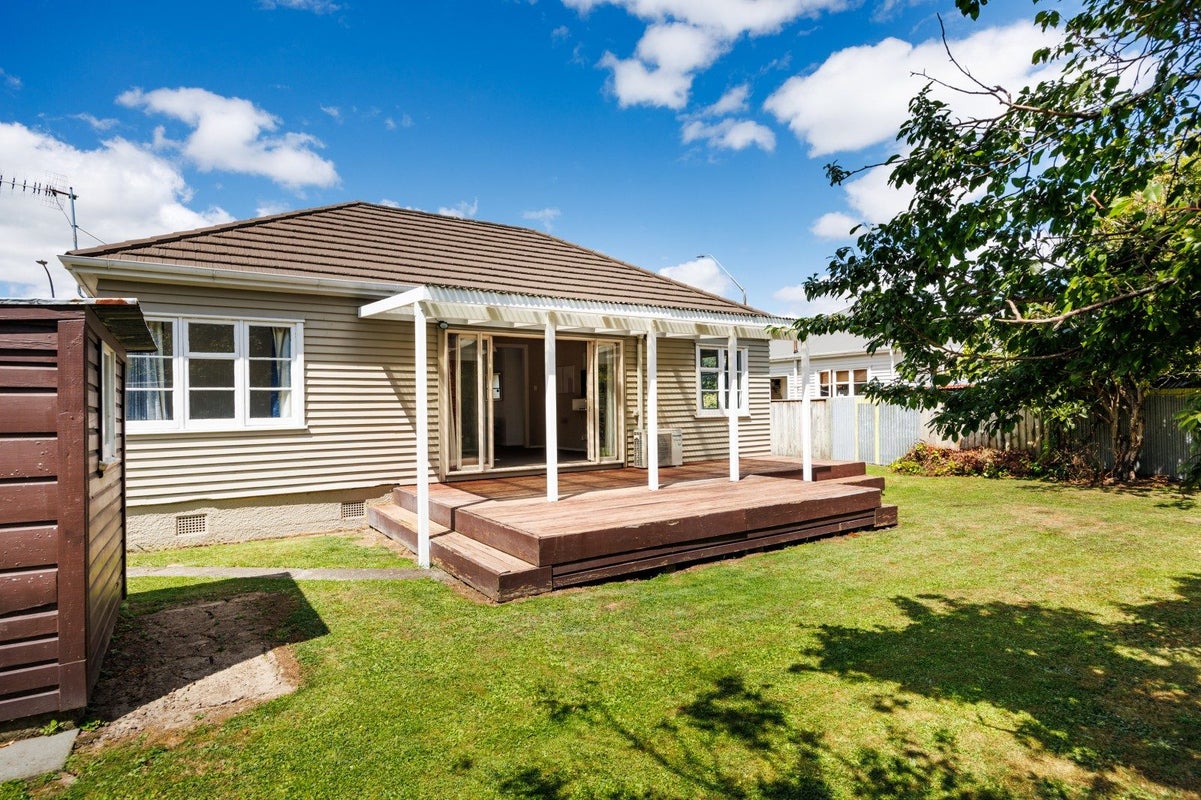 3 Koromiko Avenue, Roslyn, Palmerston North - Carousel 2