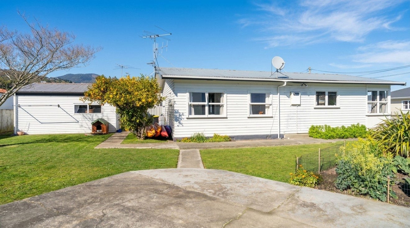 11 Rotoiti Street, Tahunanui, Nelson - Carousel 2