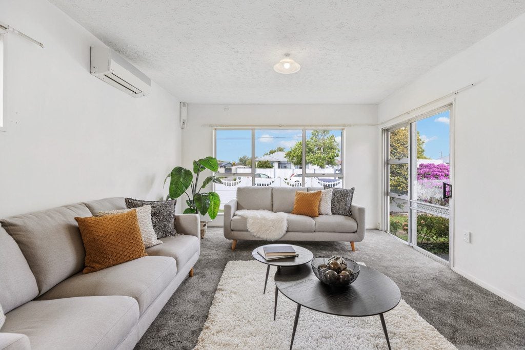 37 Neill Street, Hornby, Christchurch - Carousel 2