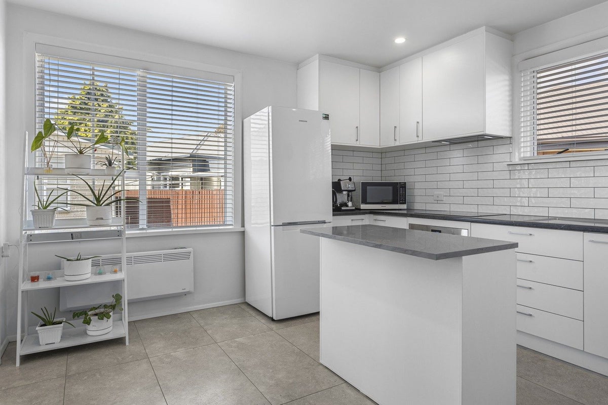 3/211 Aldwins Road, Phillipstown, Christchurch - Carousel 2