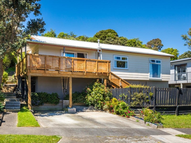 14 The Bollard, Whitby, Porirua - Carousel 1