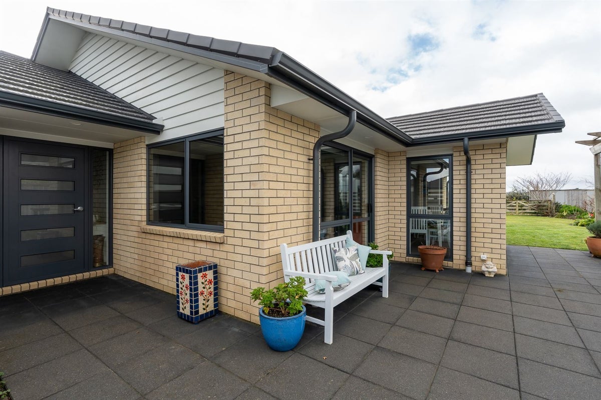 26 Kawariki Drive, Baverstock, Hamilton - Carousel 50