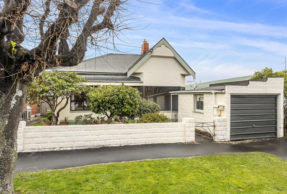22 Law Street, Caversham, Dunedin - Carousel 1