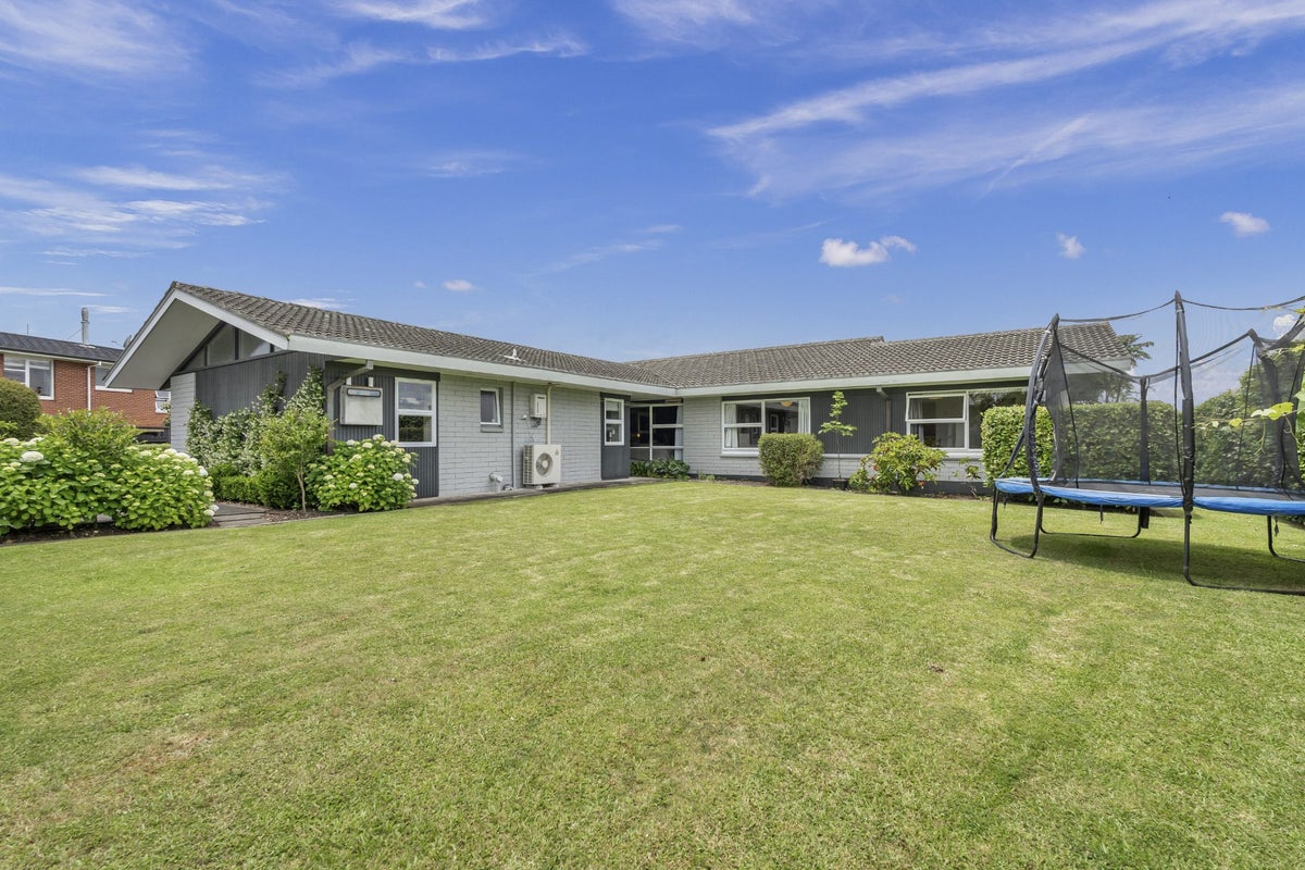 13 Lincoln Place, Kamo, Whangarei - Carousel 2