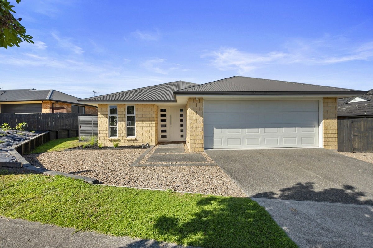 42 Somerton Drive, Huntington, Hamilton - Carousel 1