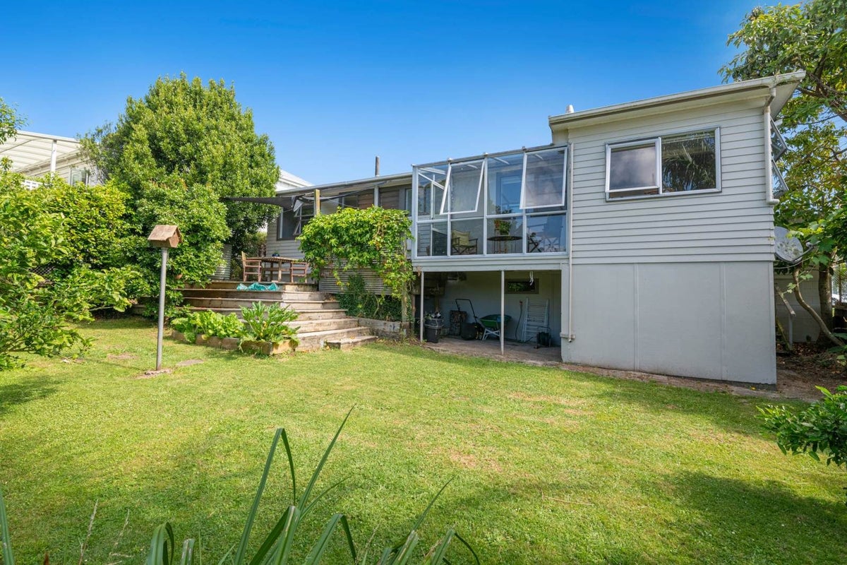 6 Karaka Street, Helensville, Helensville - Carousel 1