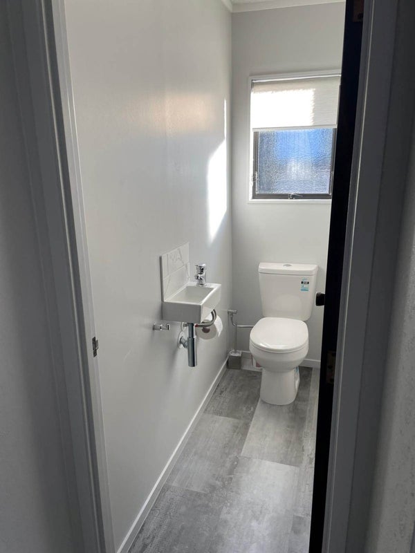 1/7 Aylmer Court, Eastern Beach, Auckland - Carousel 12