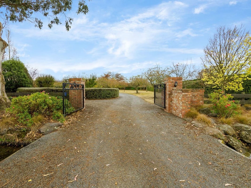 284 Hoskyns Road, Christchurch - Carousel 16