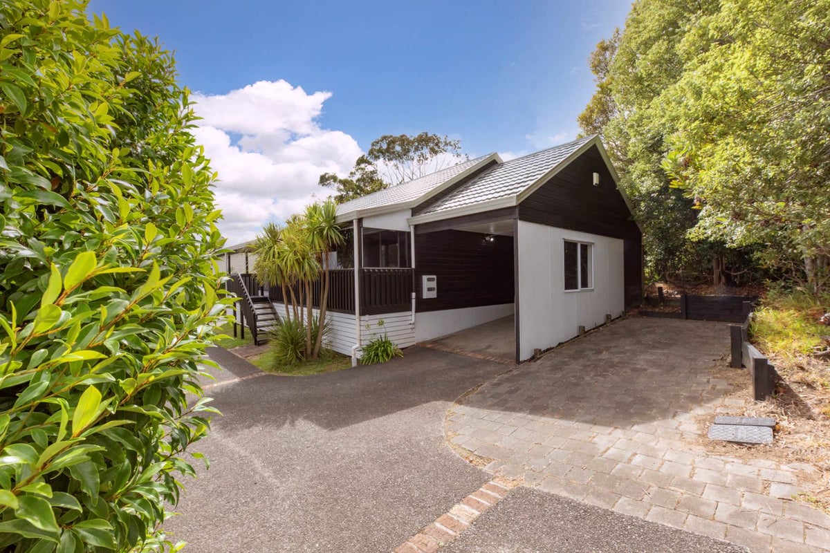 185 Glengarry Road, Glen Eden, Auckland - Carousel 2