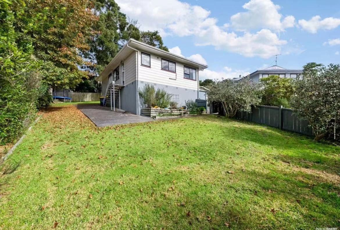 8 Midgley Road, West Harbour, Auckland - Carousel 1