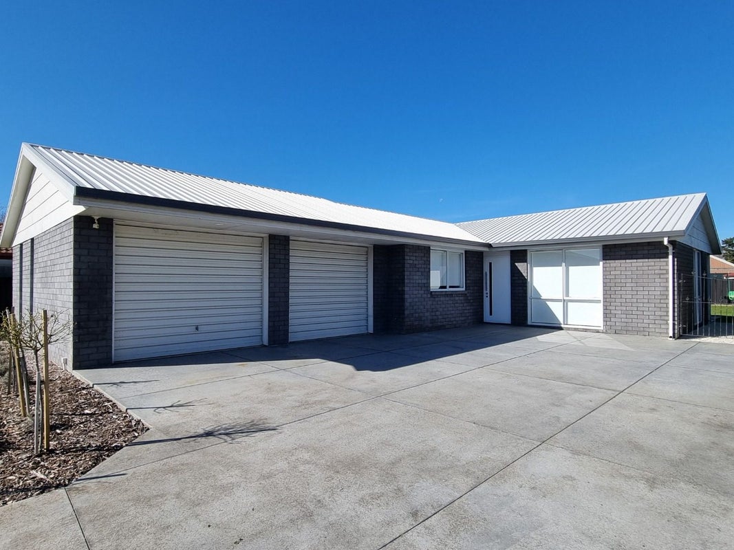 9 Roydon Drive, Templeton, Christchurch - Carousel 1