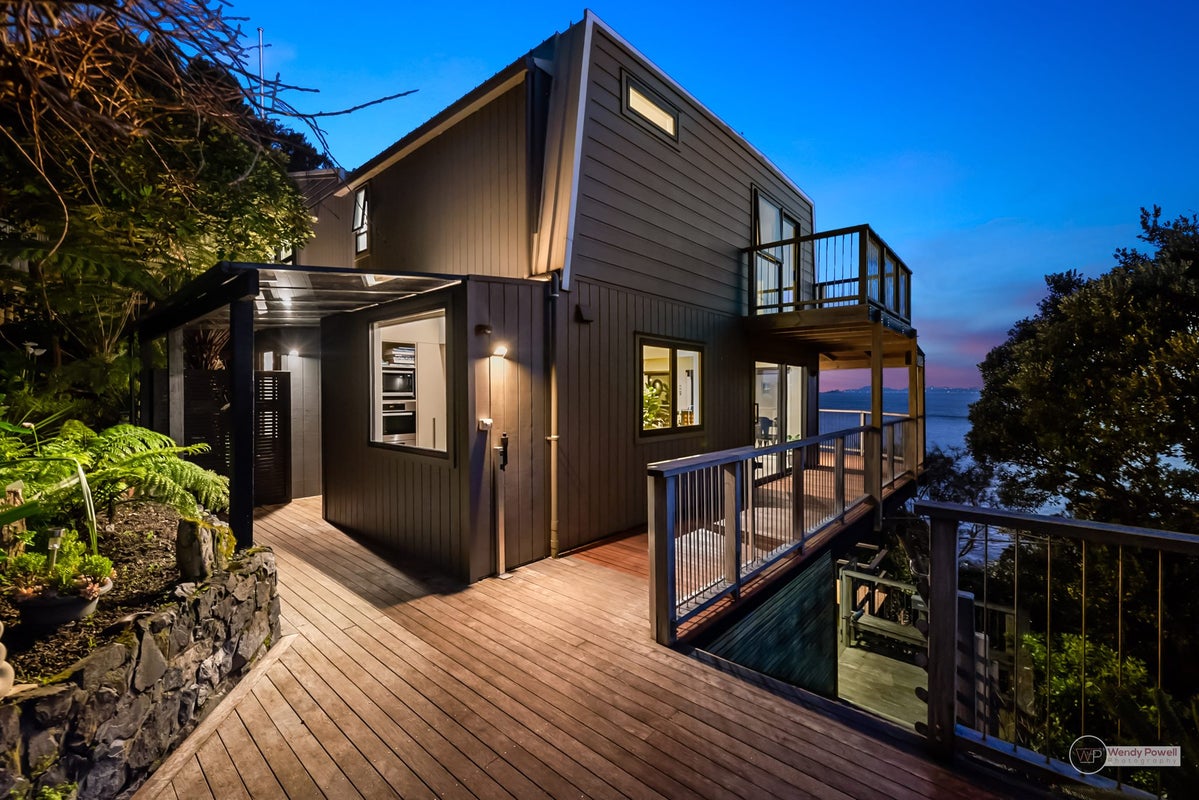 139 Marine Drive, Sorrento Bay, Lower Hutt - Carousel 2