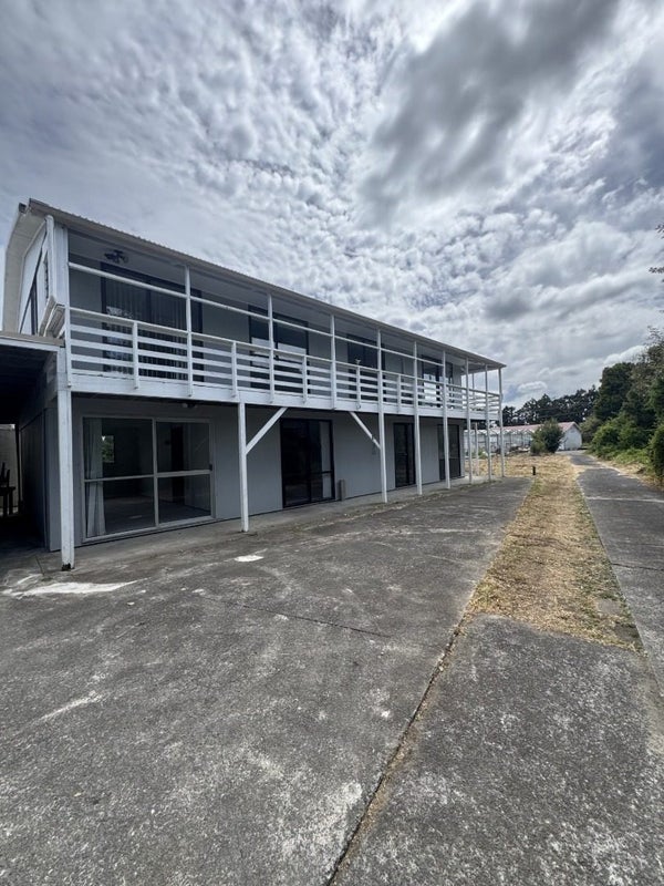 300 State Highway 16, Kumeu - Carousel 13