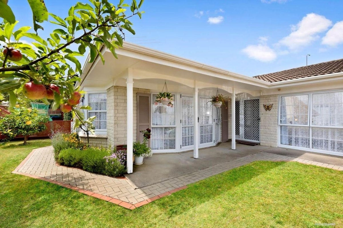 26 Fairview Avenue, Opaheke, Papakura - Carousel 16