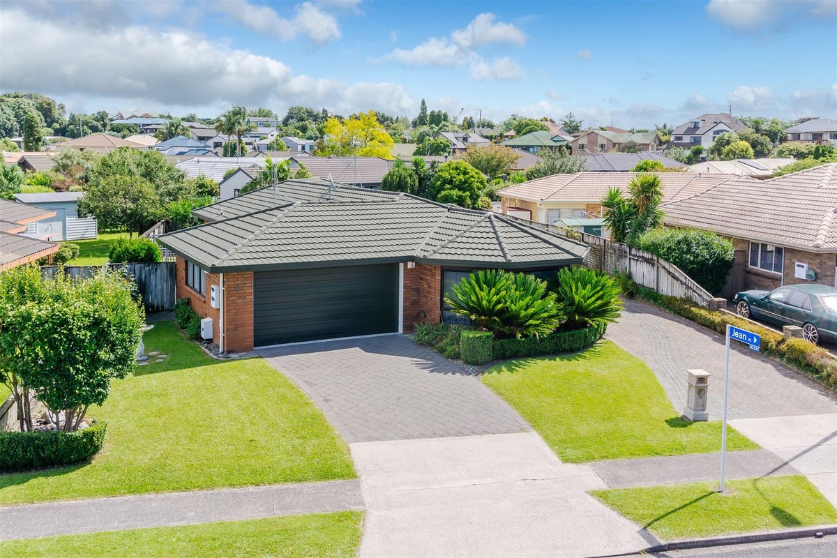 14 Moreland Avenue, Pukete, Hamilton - Carousel 1