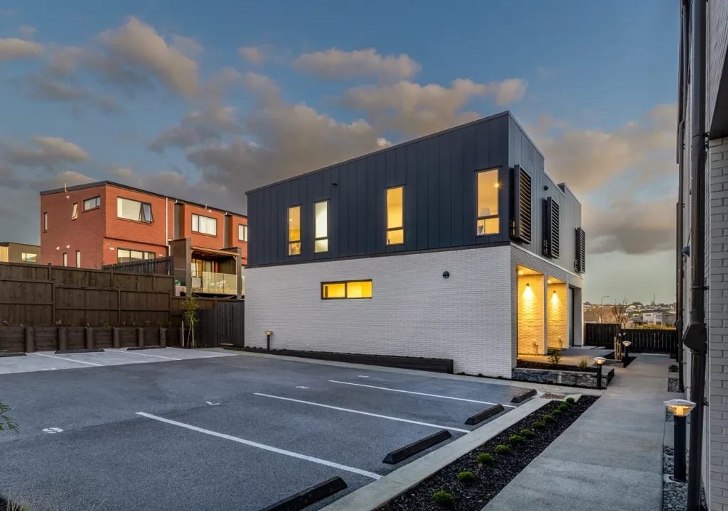 98A Whakatupu Road, Flat Bush, Auckland - Carousel 2