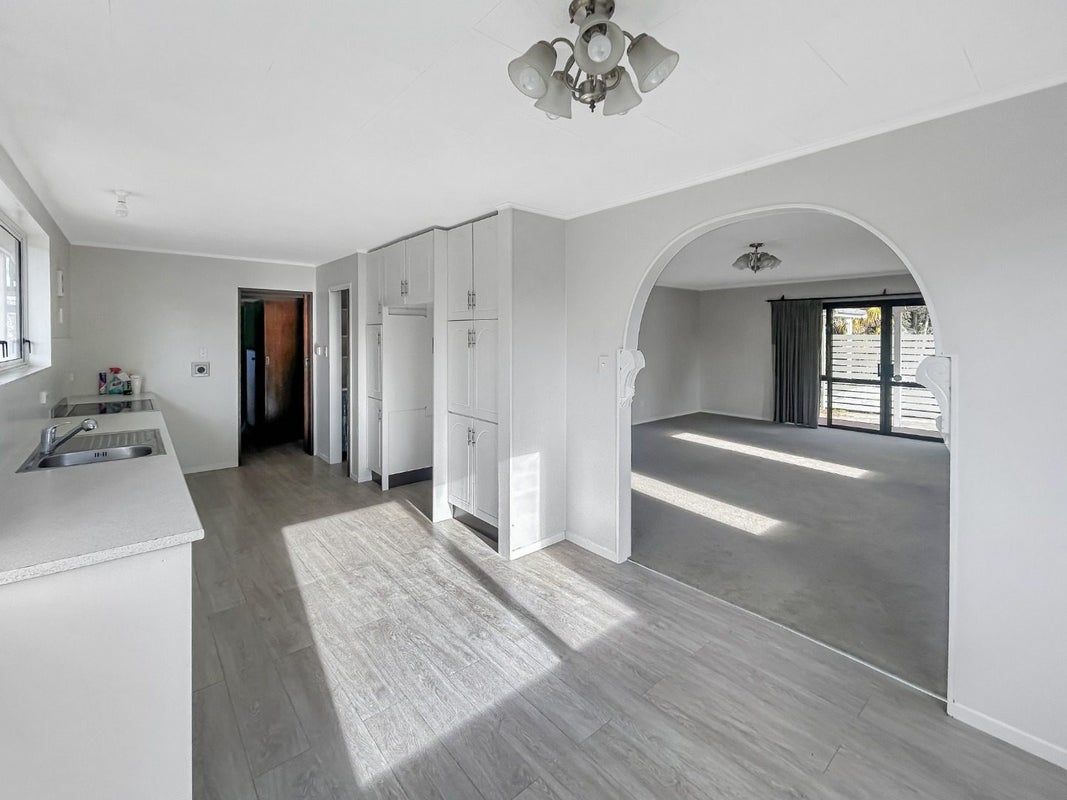 9 Main Street, Hunterville - Carousel 2