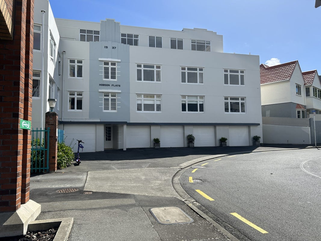 2/1 Hobson Street, Pipitea, Wellington - Carousel 1