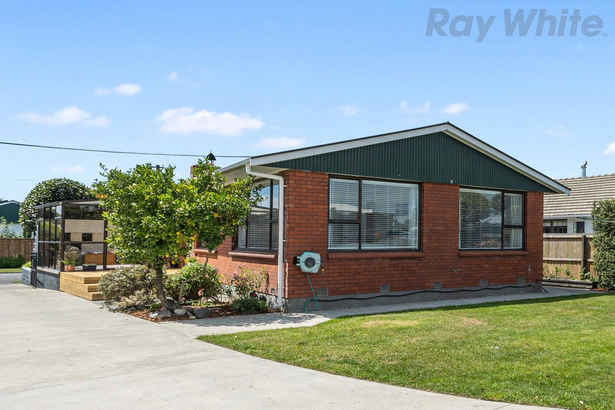 15 Leo Street, Bishopdale, Christchurch City, Canterbury - Carousel 1