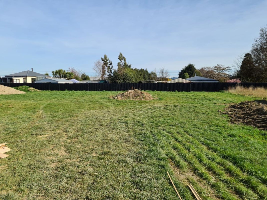 40 Constitution Avenue, Milton - Carousel 1