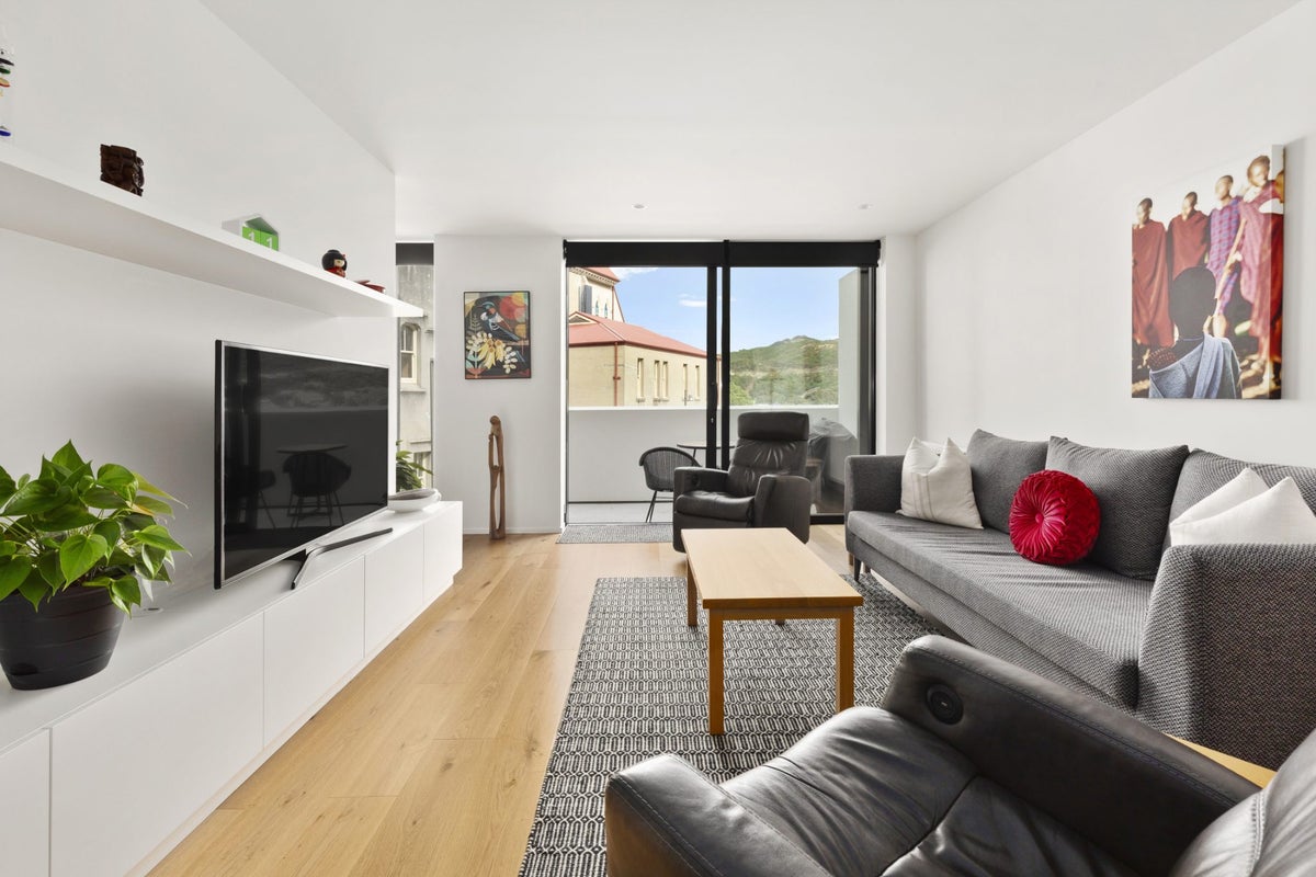 39 Erica Pabst Way, Island Bay, Wellington - Carousel 2