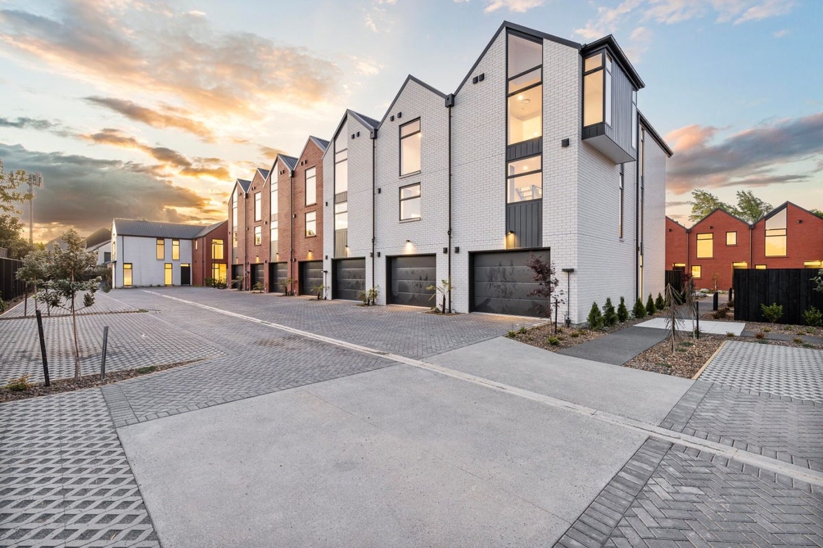 1/11 Donald Place, St Albans, Christchurch - Carousel 2