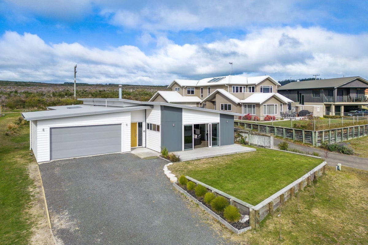 8 Marshall Close, Motuoapa, Turangi - Carousel 2