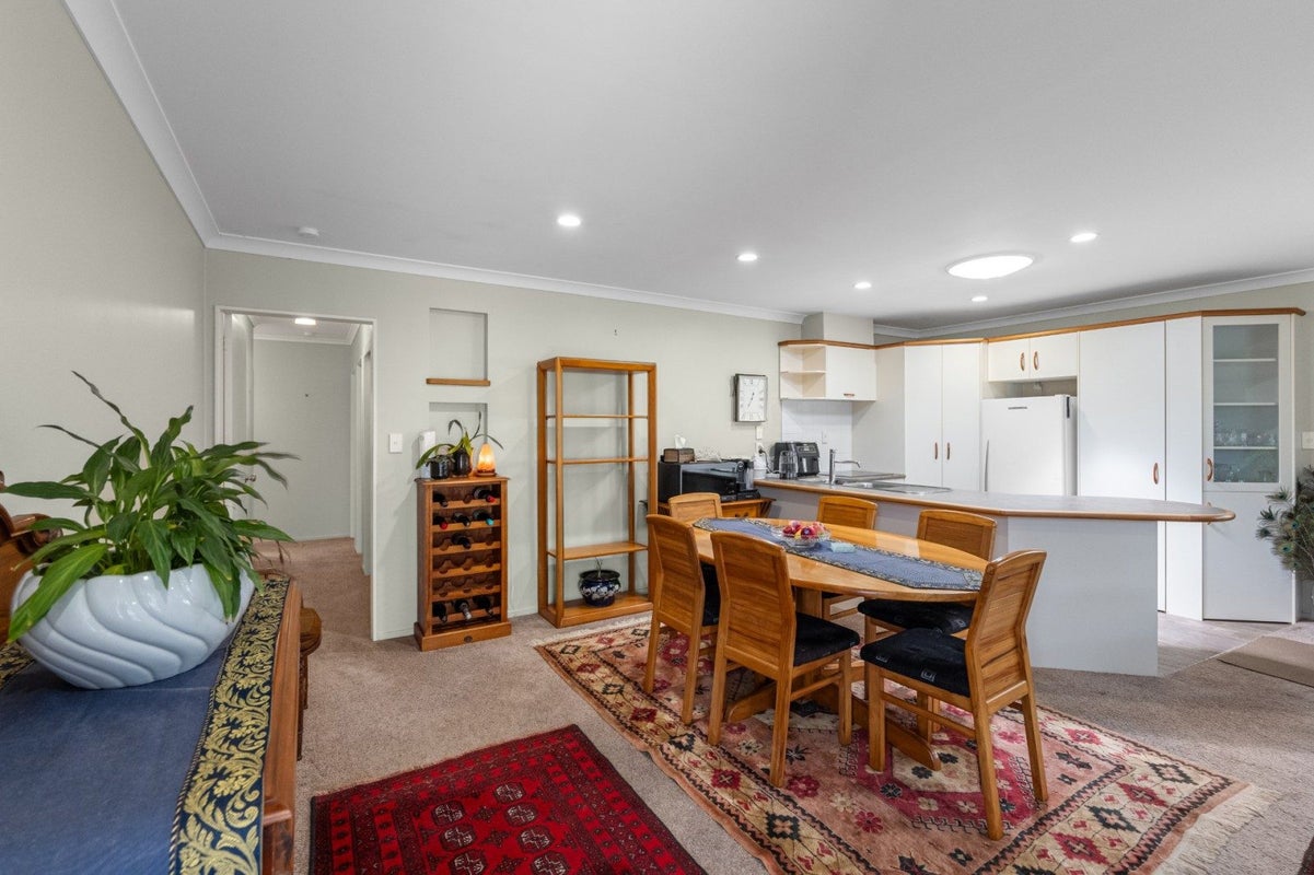 7 Stableford Drive, Pyes Pa, Tauranga - Carousel 2