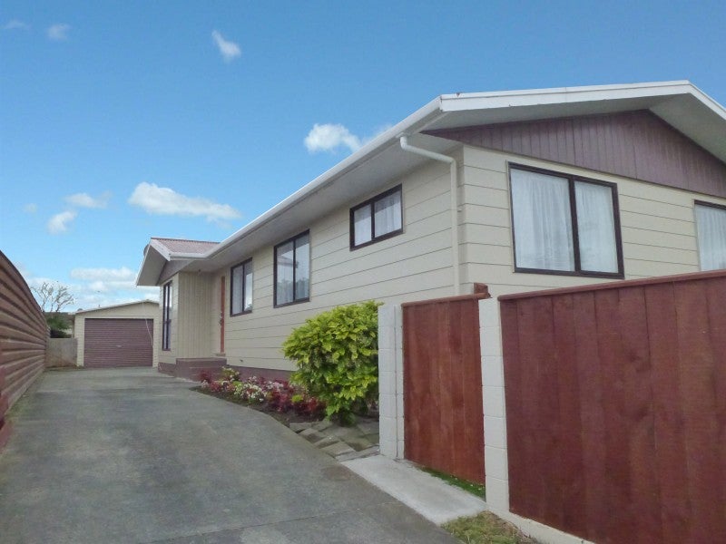 4 Cascade Crescent, Westbrook, Palmerston North - Carousel 1