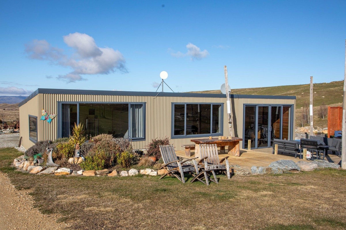31 Highview Heights, Waikerikeri, Alexandra - Carousel 1