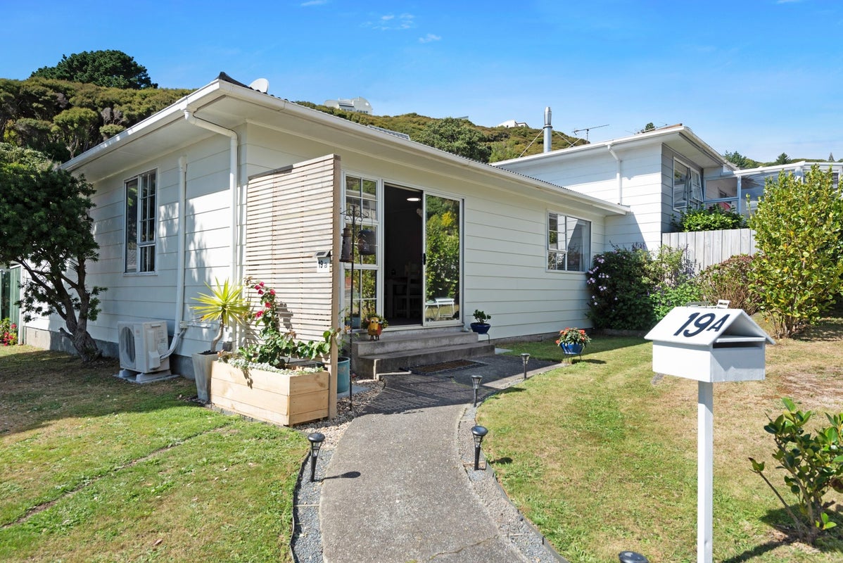 19A YARROW PLACE, Papakowhai, Porirua - Carousel 2