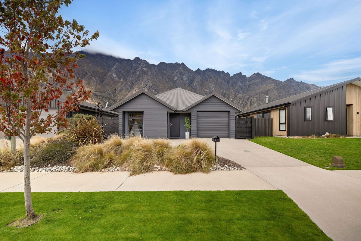 41 Howden Drive, Jacks Point, Queenstown - Carousel 1