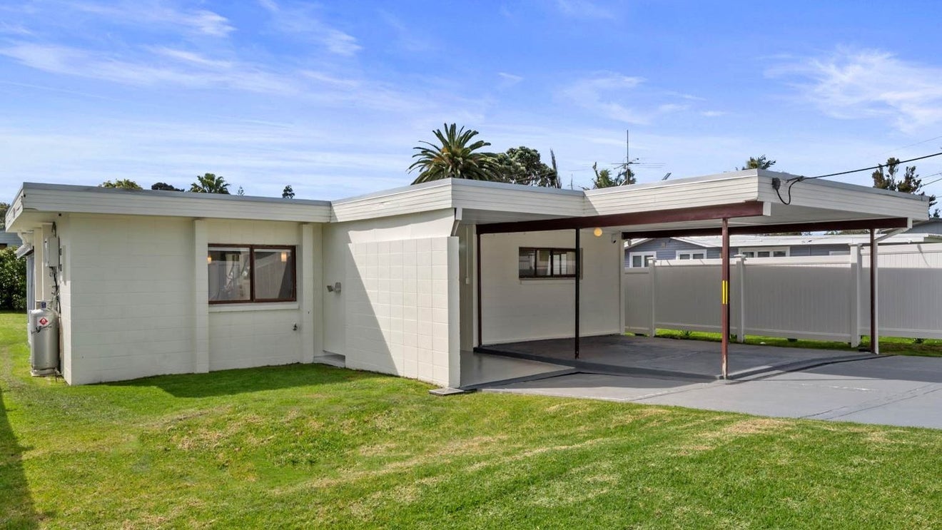 27 Sundown Avenue, Manly, Whangaparaoa - Carousel 1