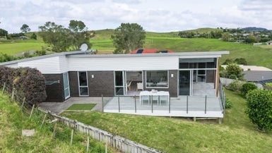 22 Raptor Way, Welcome Bay, Tauranga - Carousel 1