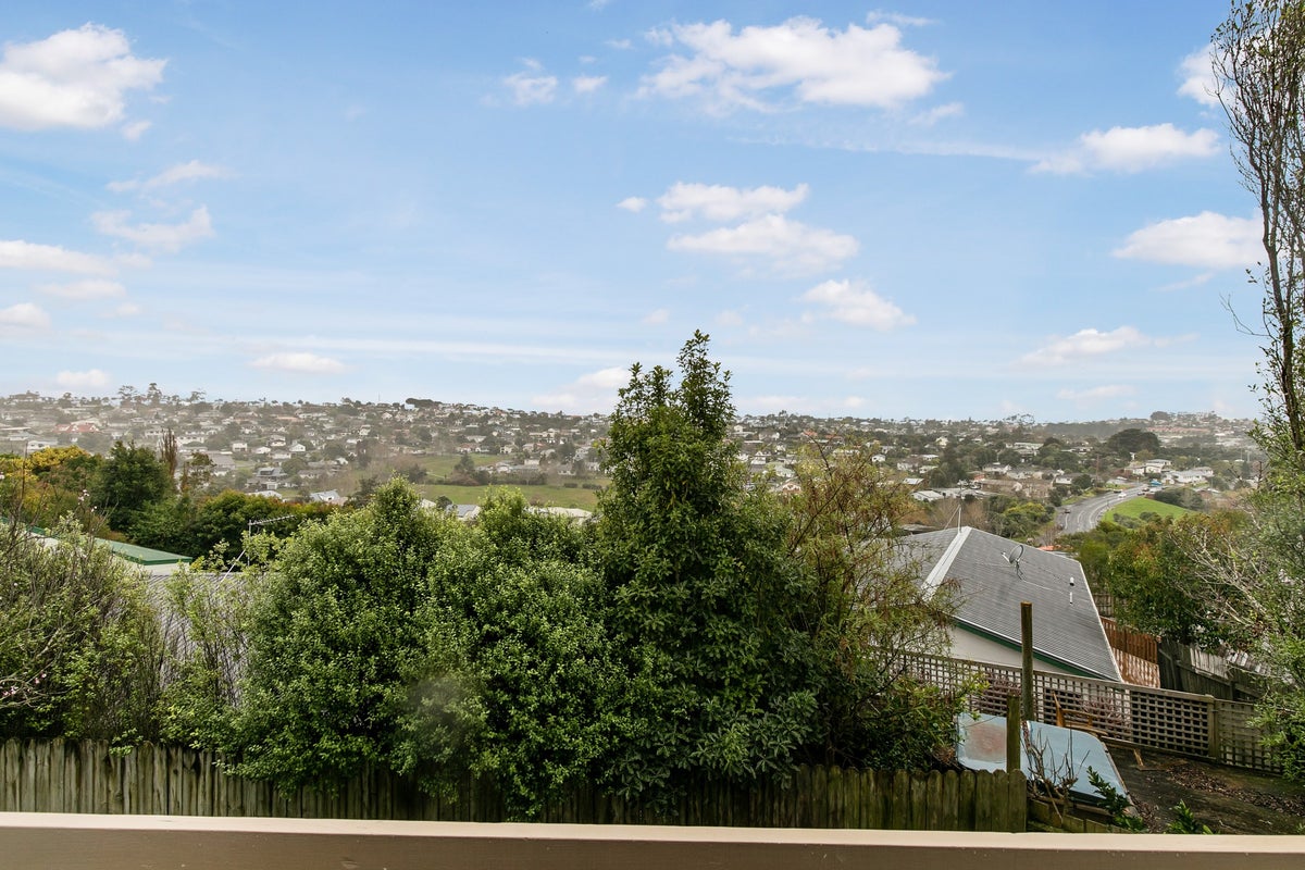 2/66 Target Road, Totara Vale, Auckland - Carousel 2