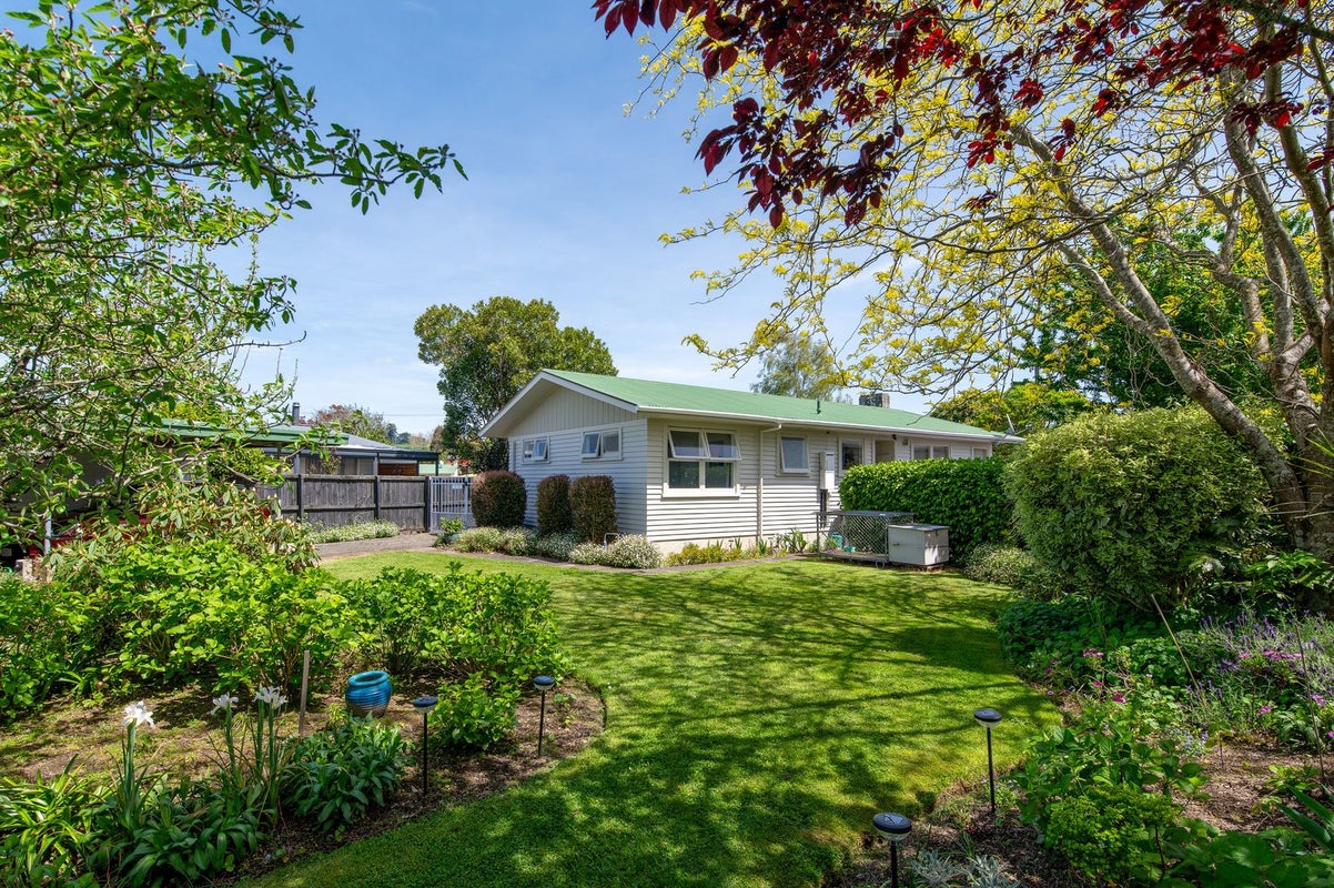 3 Tawavale Street, Pukehangi, Rotorua - Carousel 1
