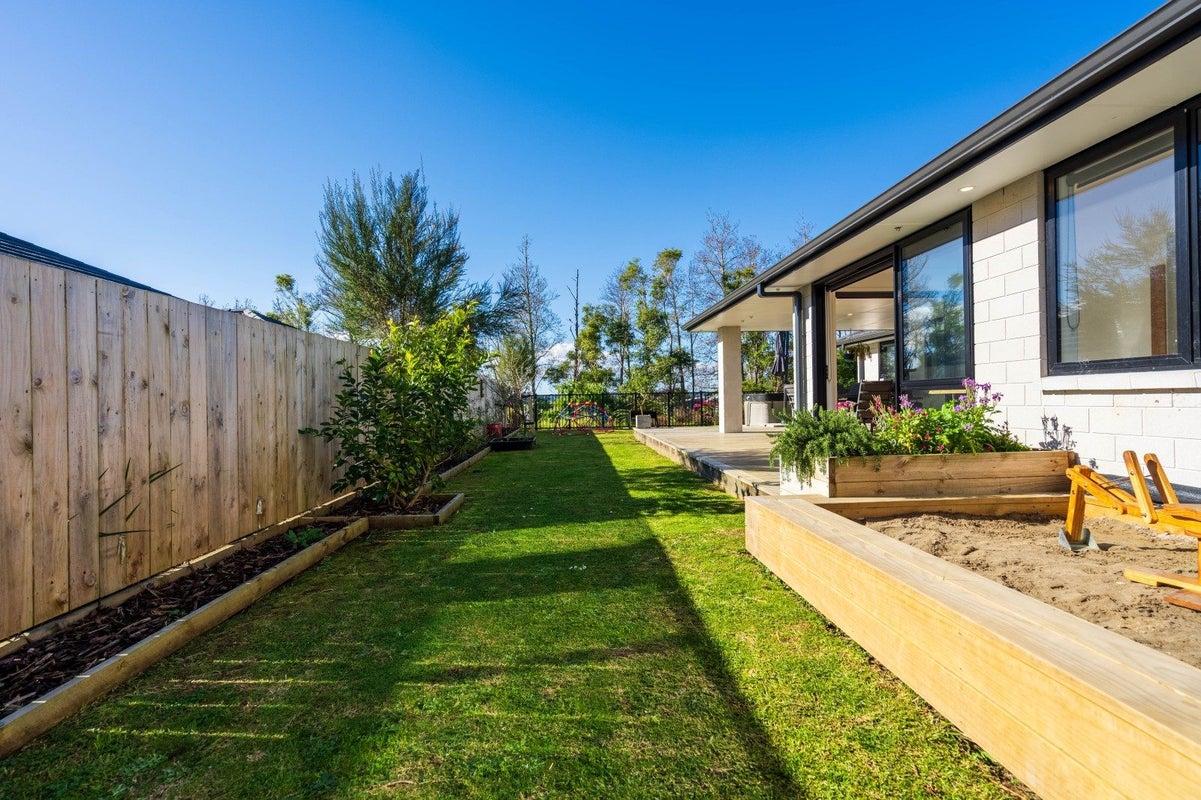 20 Rock Ridge Drive, Kamo, Whangarei - Carousel 1