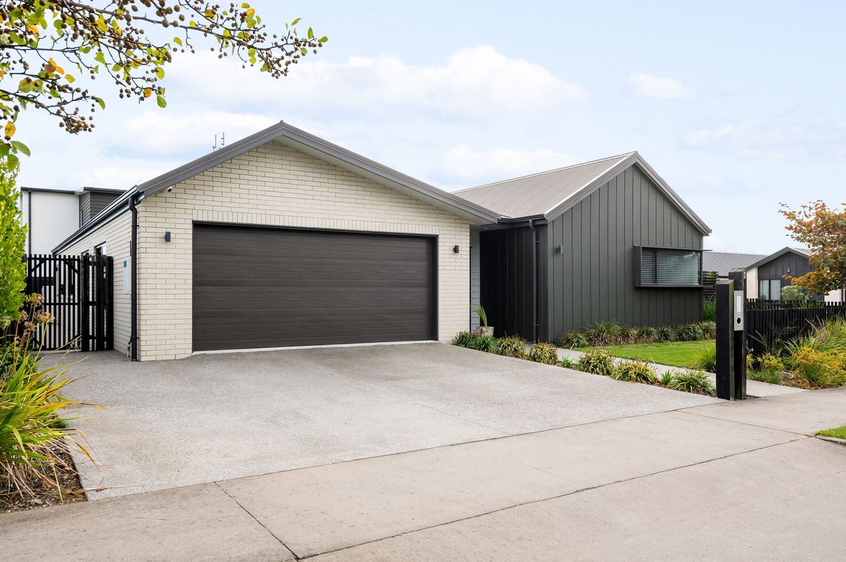 2 Probert Crescent, Chartwell, Hamilton - Carousel 2